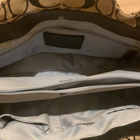 Coach bag with a matching wristlet - Picture 10 of 13